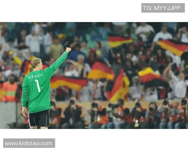 足球明星背影的秘密解析与他们的个性风格展现